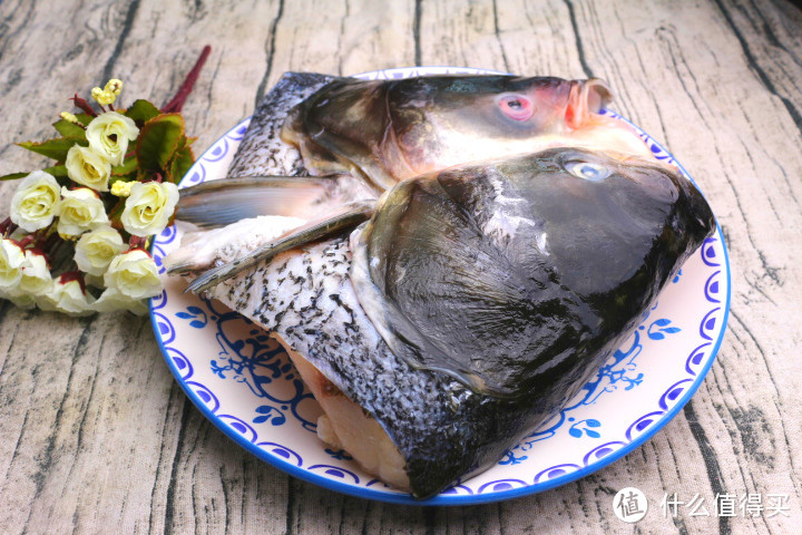 自家厨房做的鱼头泡饼，就是这么鲜香美味！