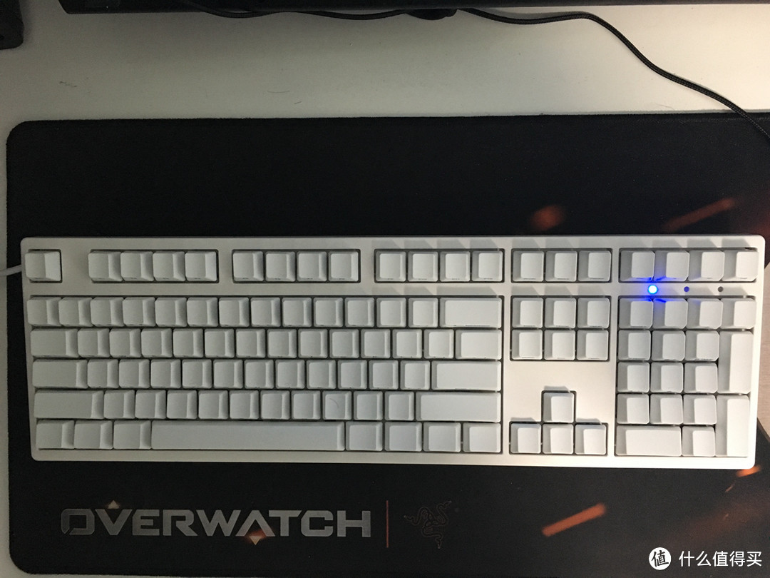AKKO Ducky Zero 3108 机械键盘 PBT侧刻白色红轴 评测