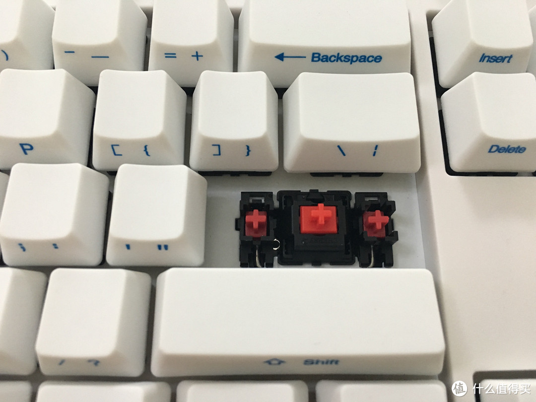 AKKO Ducky Zero 3108 机械键盘 PBT侧刻白色红轴 评测