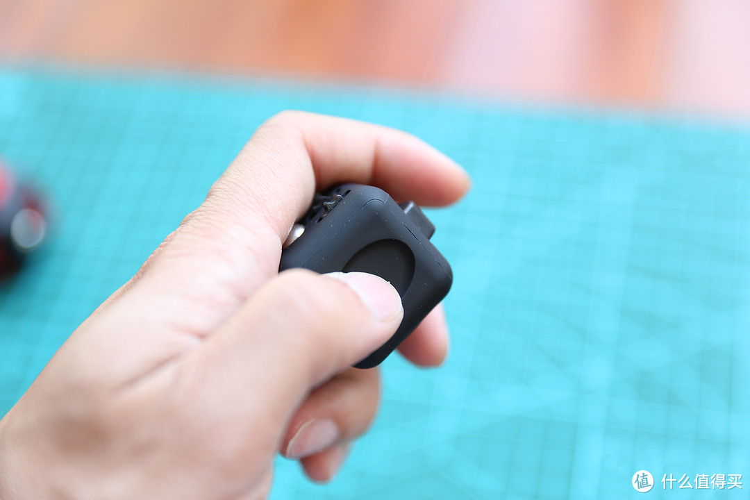 Fidget Cube 减压立方体，咔嗒咔嗒按不停