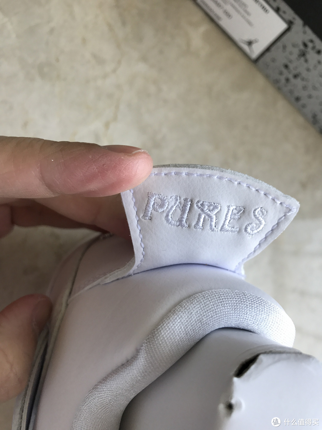 只剩颜值的大白鞋：Air Jordan 4 “Pure Money” 男款篮球鞋