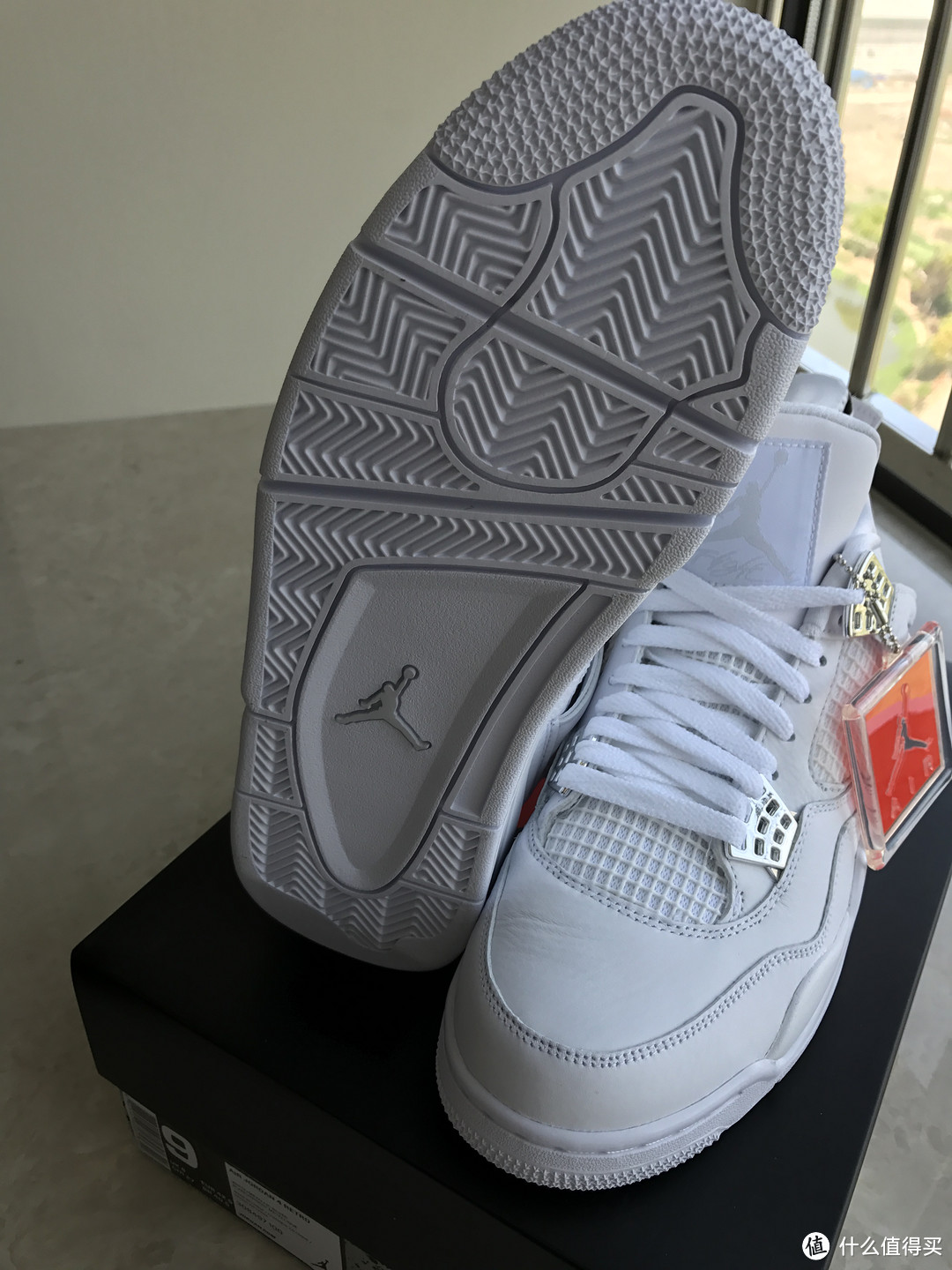 只剩颜值的大白鞋：Air Jordan 4 “Pure Money” 男款篮球鞋