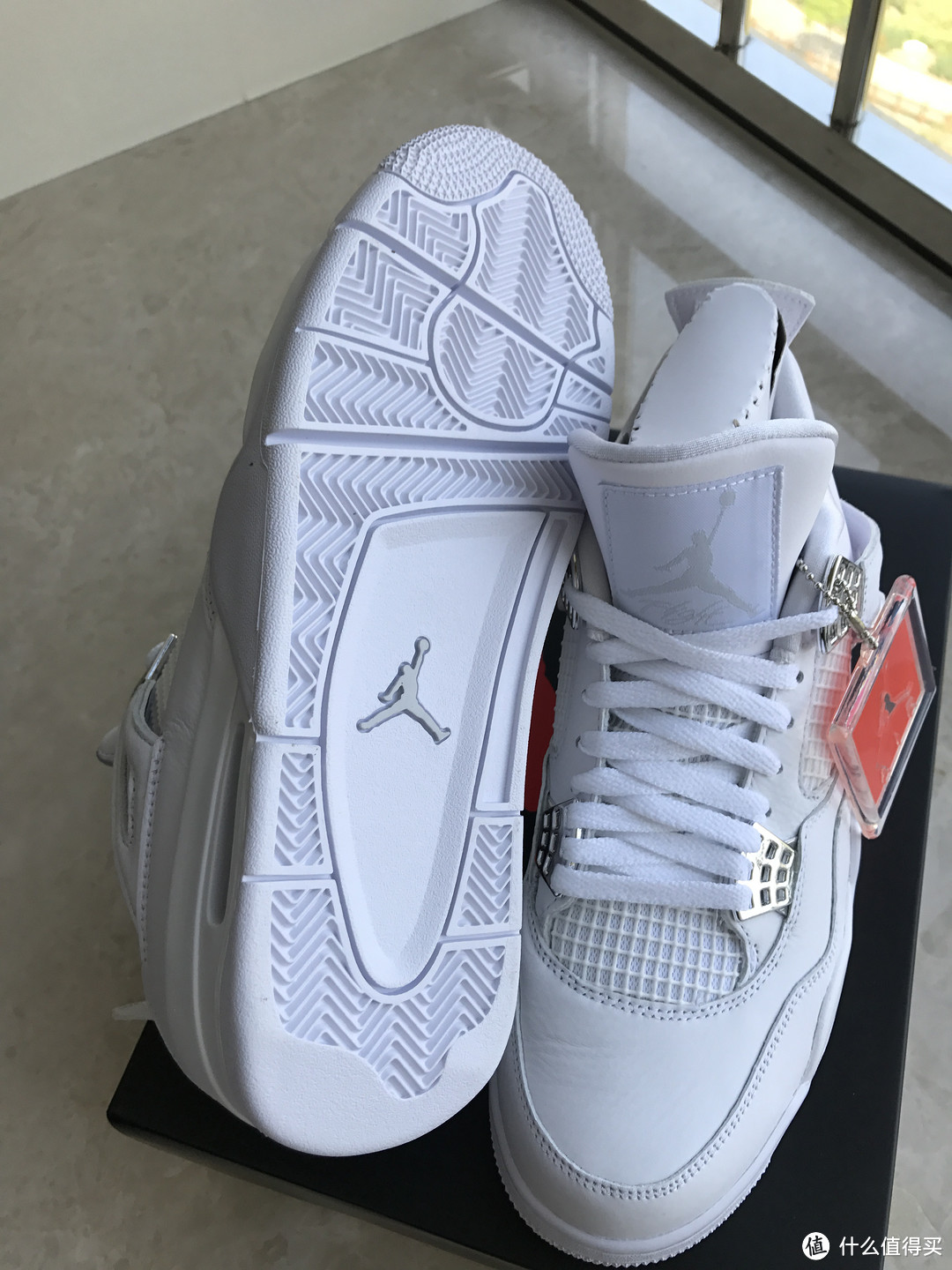 只剩颜值的大白鞋：Air Jordan 4 “Pure Money” 男款篮球鞋