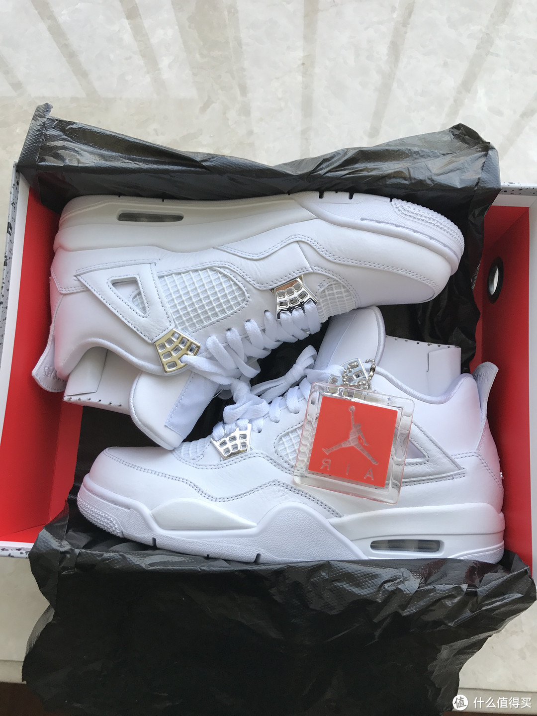 只剩颜值的大白鞋：Air Jordan 4 “Pure Money” 男款篮球鞋