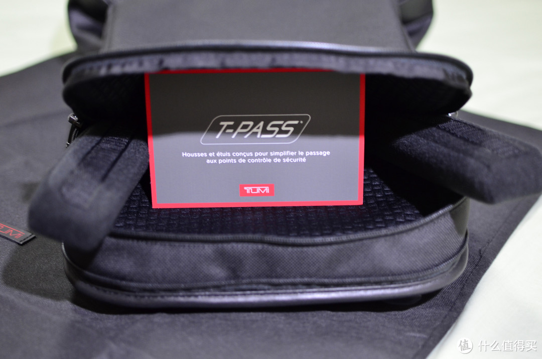 低调奢华有内涵： TUMI Alpha 2 T-Pass 真皮双肩背包