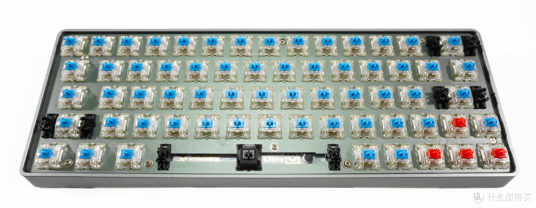 客制化机械键盘也有平民价格:忆光GK64 Cherry RGB机械键盘