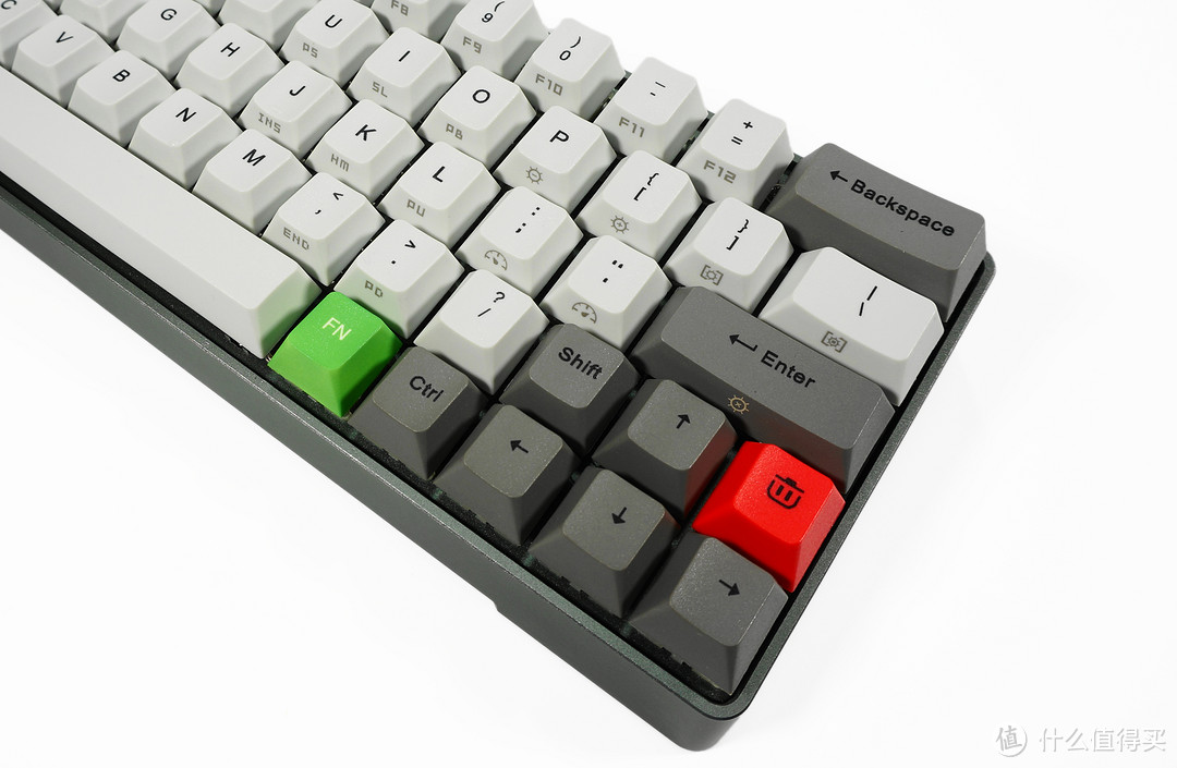 客制化机械键盘也有平民价格：忆光GK64 Cherry RGB机械键盘