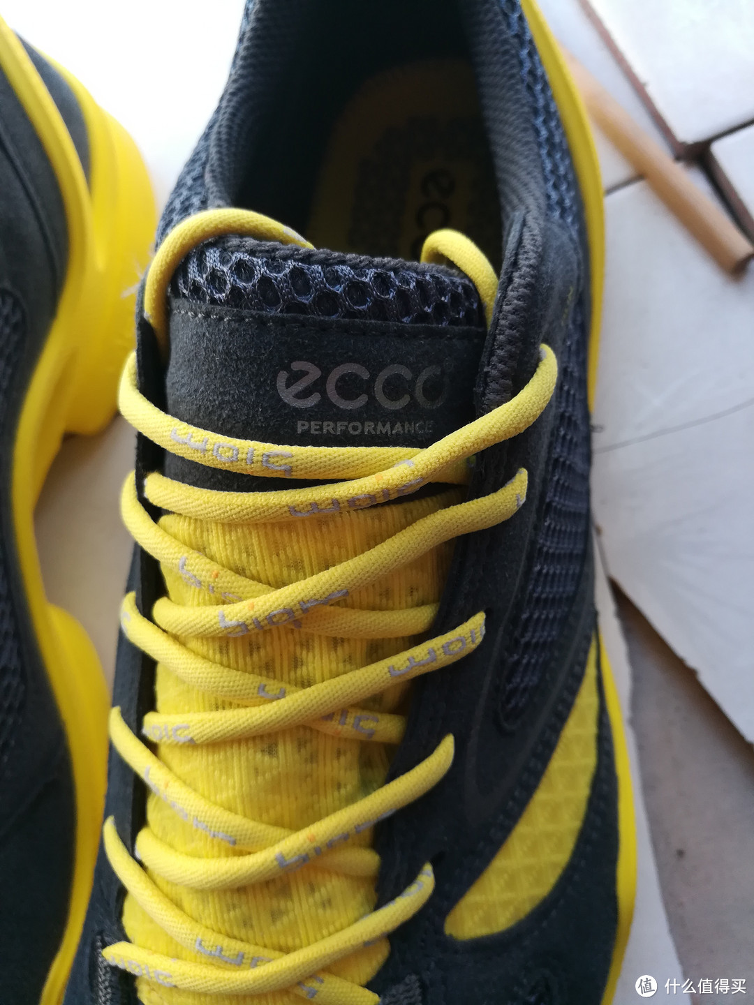 打折入的第一双ECCO 爱步休闲鞋