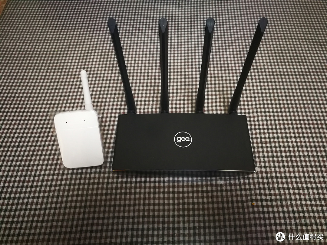 终于拔了心里的那棵草：ASUS 华硕 RT-AC66U B1 和 HiWiFi 极路由 极3PRO 无线路由器 开箱