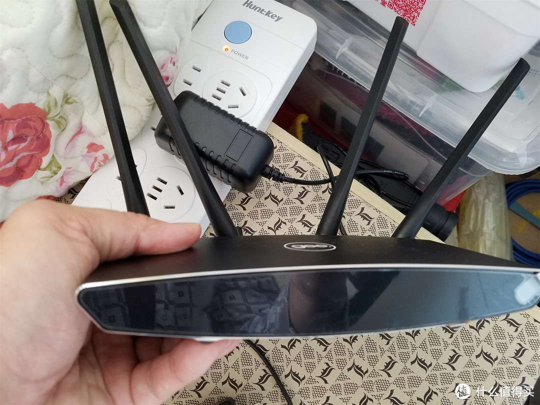 网络的守护者 — HiWiFi 极路由 极3Pro C312B 无线路由器