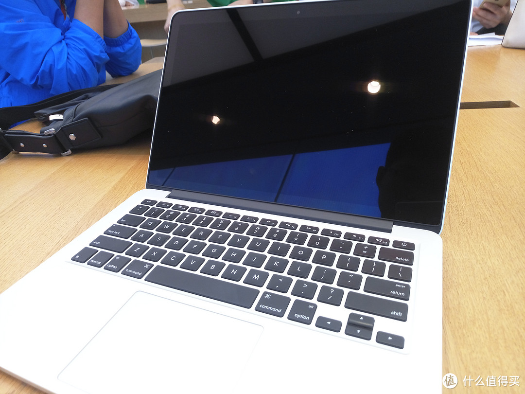 MacBook Pro官方免费换屏及异响修复