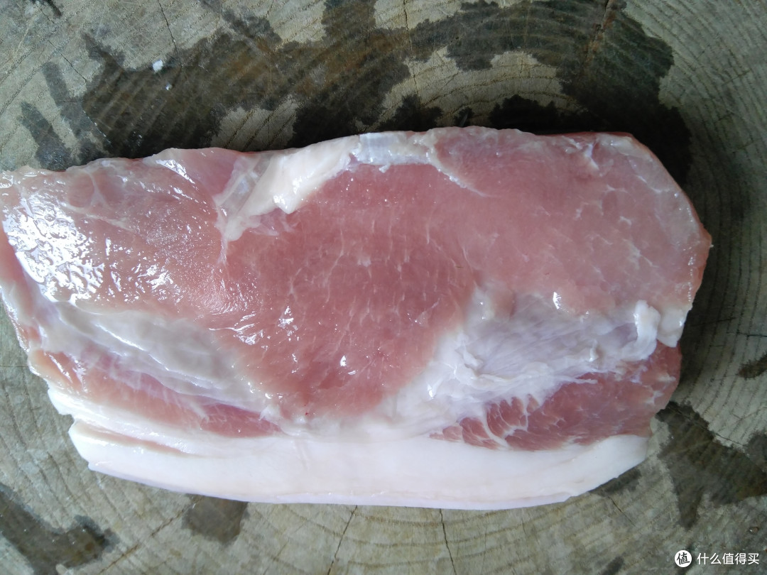 一块猪前腿肉