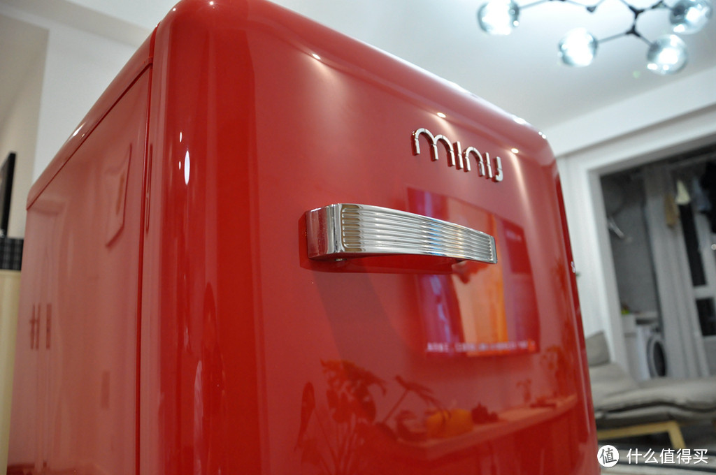张大妈首发：那一抹惊艳的红·小吉(MINIJ) 迷你单复古小型冰箱小评