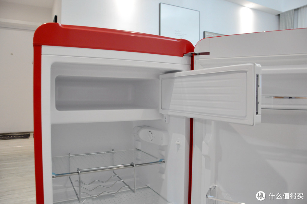 张大妈首发：那一抹惊艳的红·小吉(MINIJ) 迷你单复古小型冰箱小评