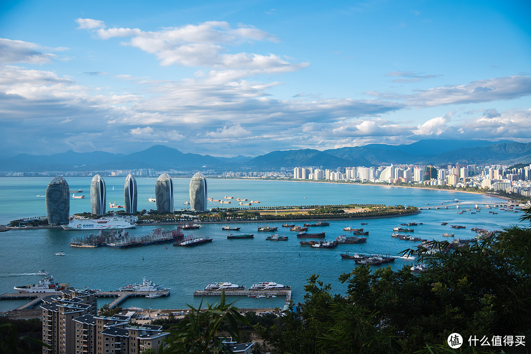 生活拮据的拍照师傅怎样在三亚市区浪