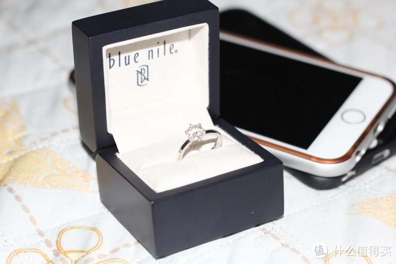 #热征#Blue Nile#在结婚季跟风入了一颗Blue Nile牌的玻璃