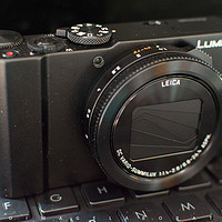 松下 Lumix DMC-LX10 数码相机外观展示(镜头|拨杆|转盘|按钮|闪光灯)