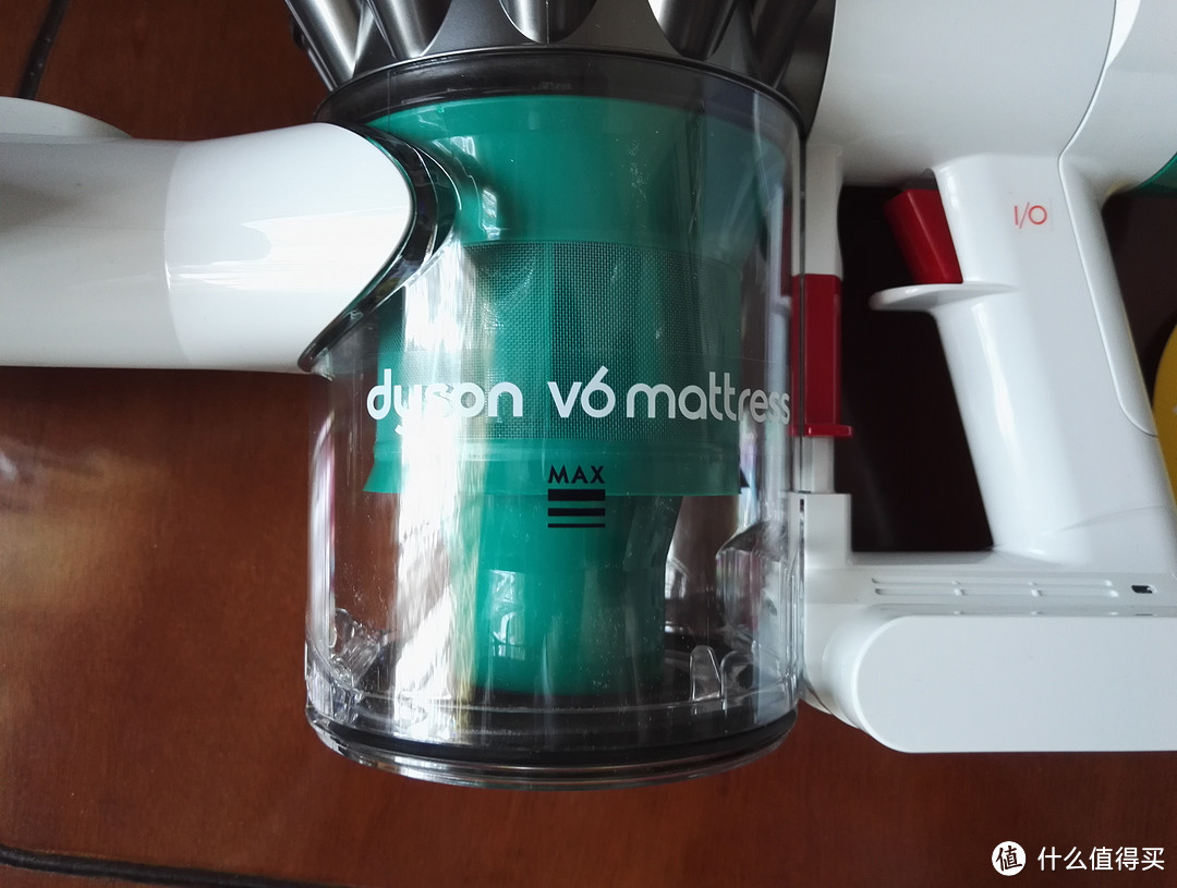 干掉尘螨：dyson 戴森 HH08 V6 Mattress 手持式除螨吸尘器