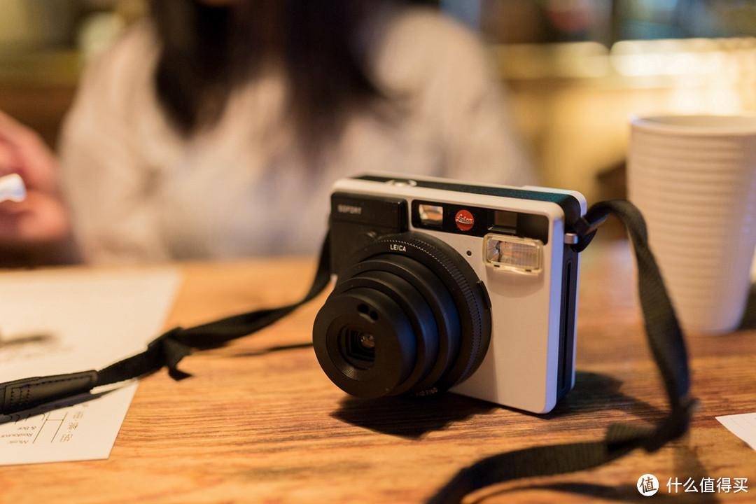 买小红标送相机？ Leica 徕卡 Sofort 拍立得相机 开箱简评