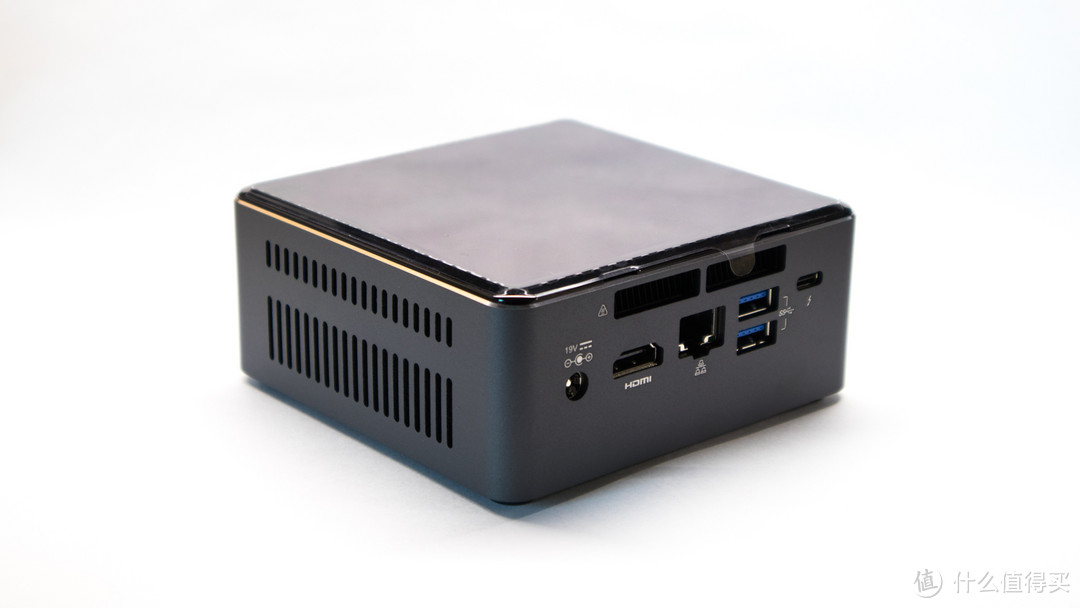 Intel 7代NUC NUC7i7BNH 光速开箱