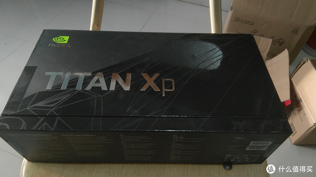 老黄家的新核弹：NVIDIA 英伟达 TITAN Xp开箱！