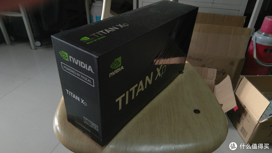 老黄家的新核弹：NVIDIA 英伟达 TITAN Xp开箱！