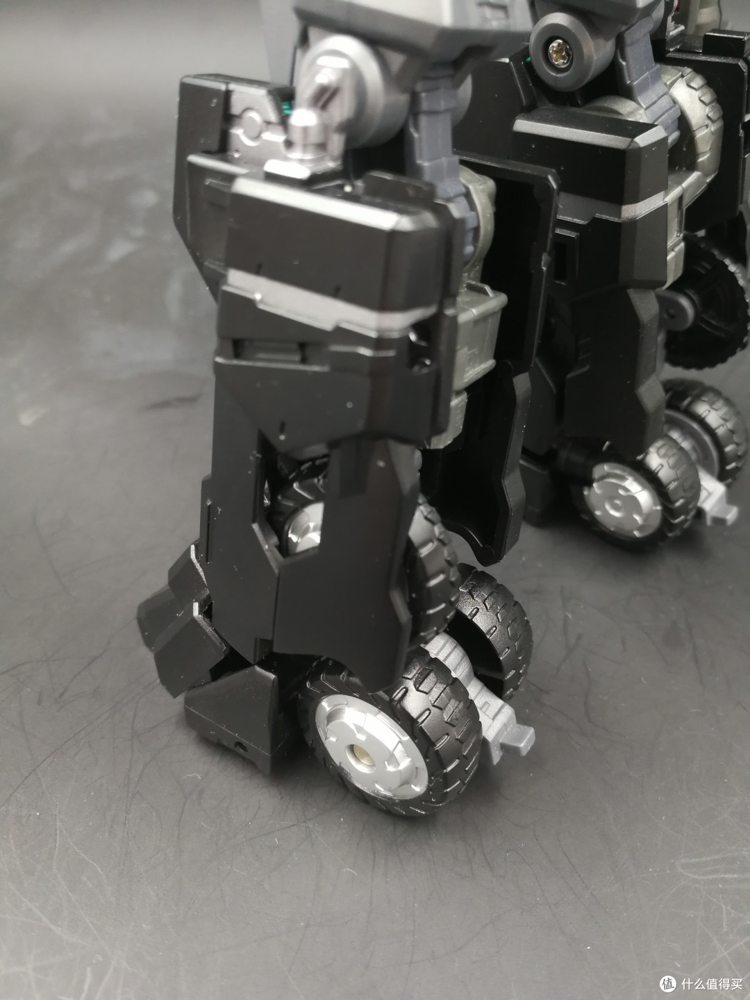 黑色车祸现场——MakeToys暗黑CD擎天柱