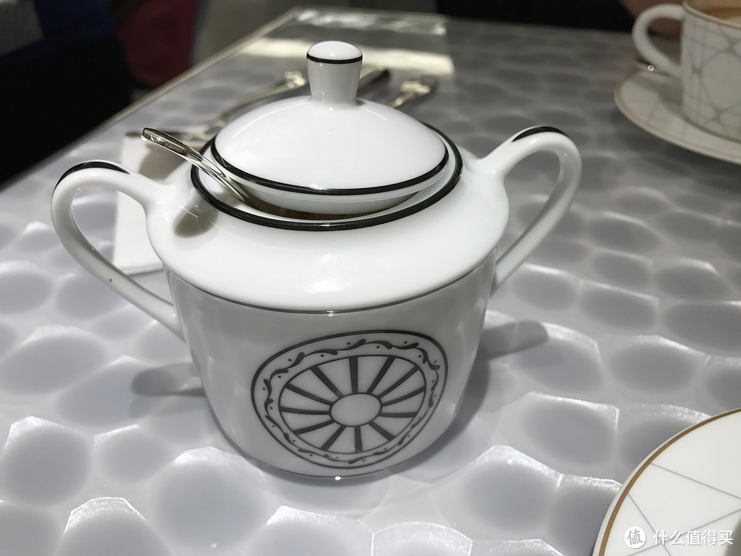 东京银座Dior Café Dior by Pierre Hermé