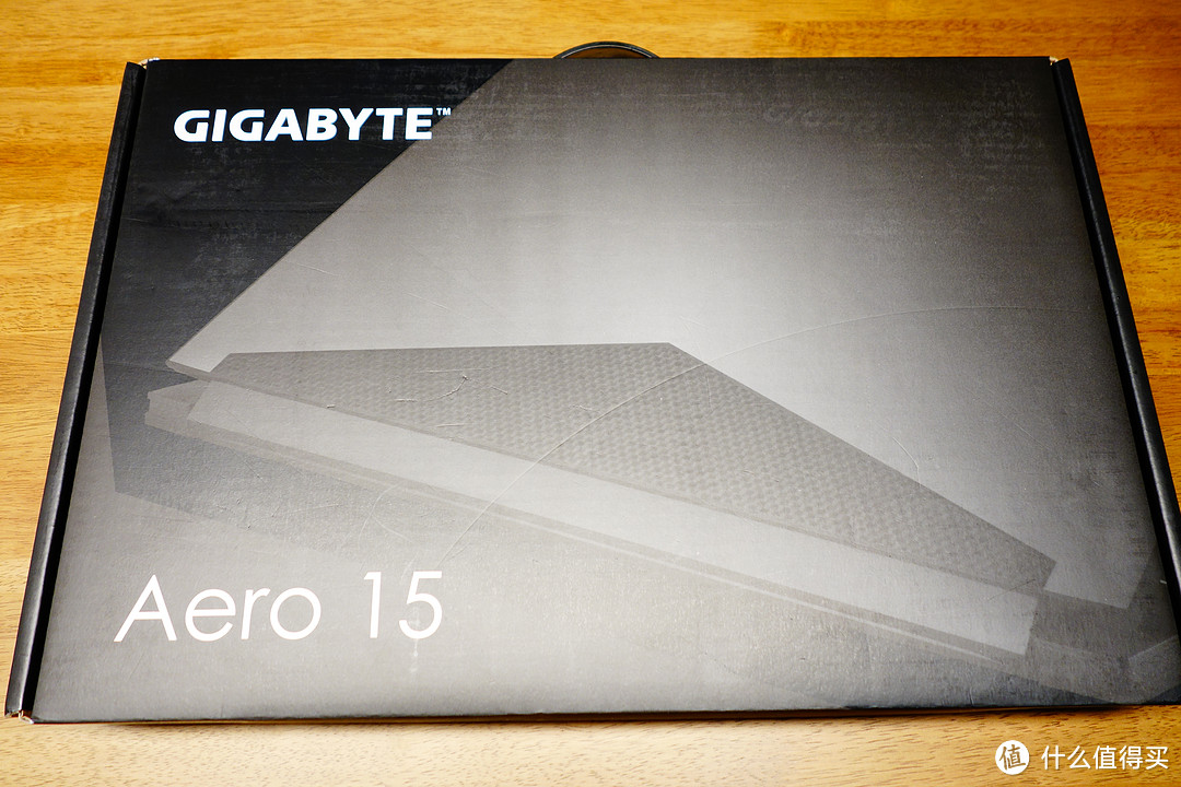 史上最风骚的游戏本？GIGABYTE 技嘉 “赢刃” Aero 15 开箱及简单心得