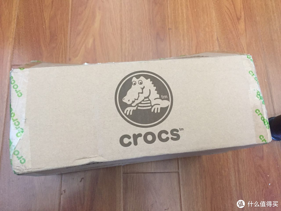 夏天到了 你可能需要一双Crocs卡骆驰的洞洞鞋