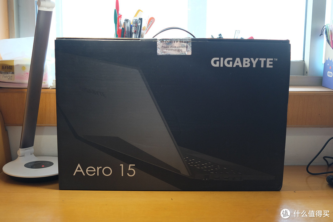 “无人问津嘉” — 颜值性能集合体 GIGABYTE 技嘉 “赢刃” Aero 15 游戏笔记本电脑