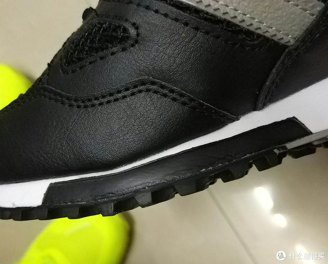 好一抹亮瞎狗眼的荧光绿：京东入手3双 adidas 三叶草 ZX 7XX 运动鞋