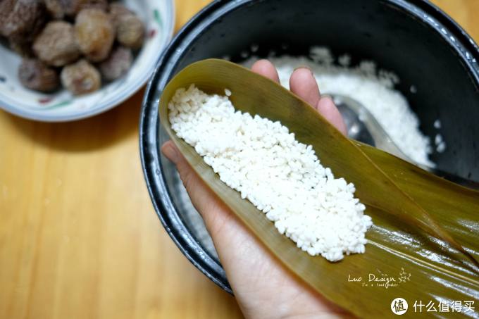 吃完咸的吃点甜的 简单纯味蜜枣白米甜粽