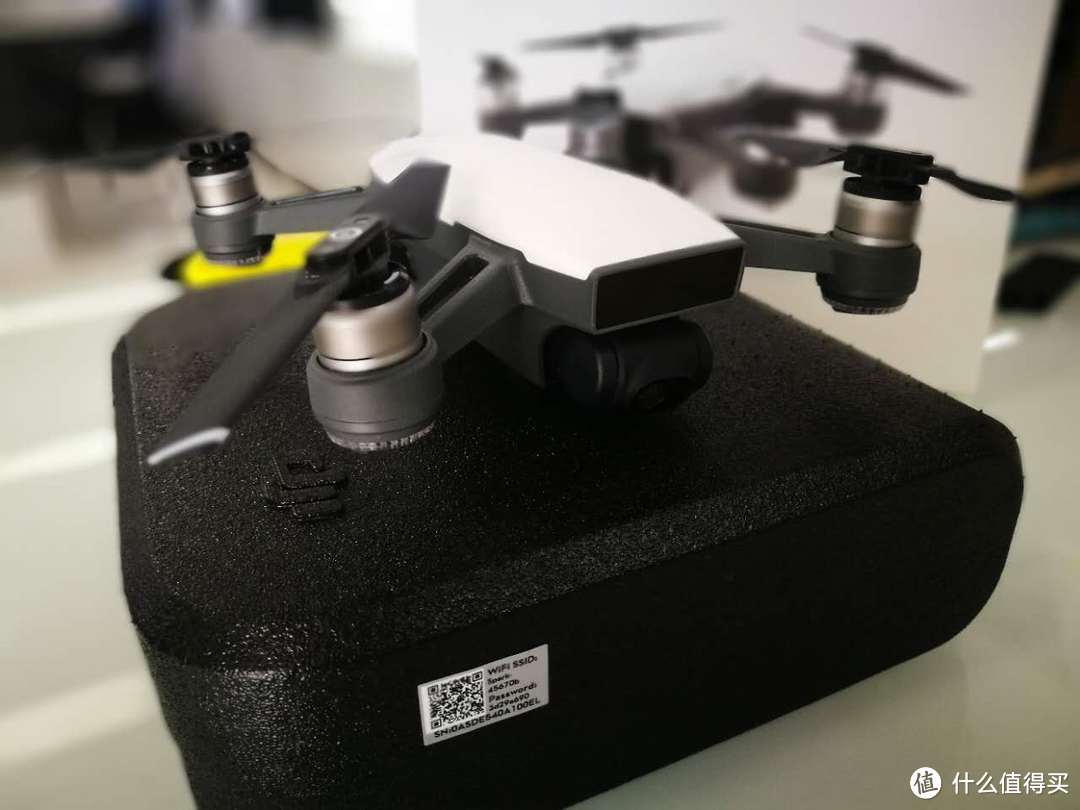 #本站首晒# DJI 大疆 SPARK “晓” 掌上无人机