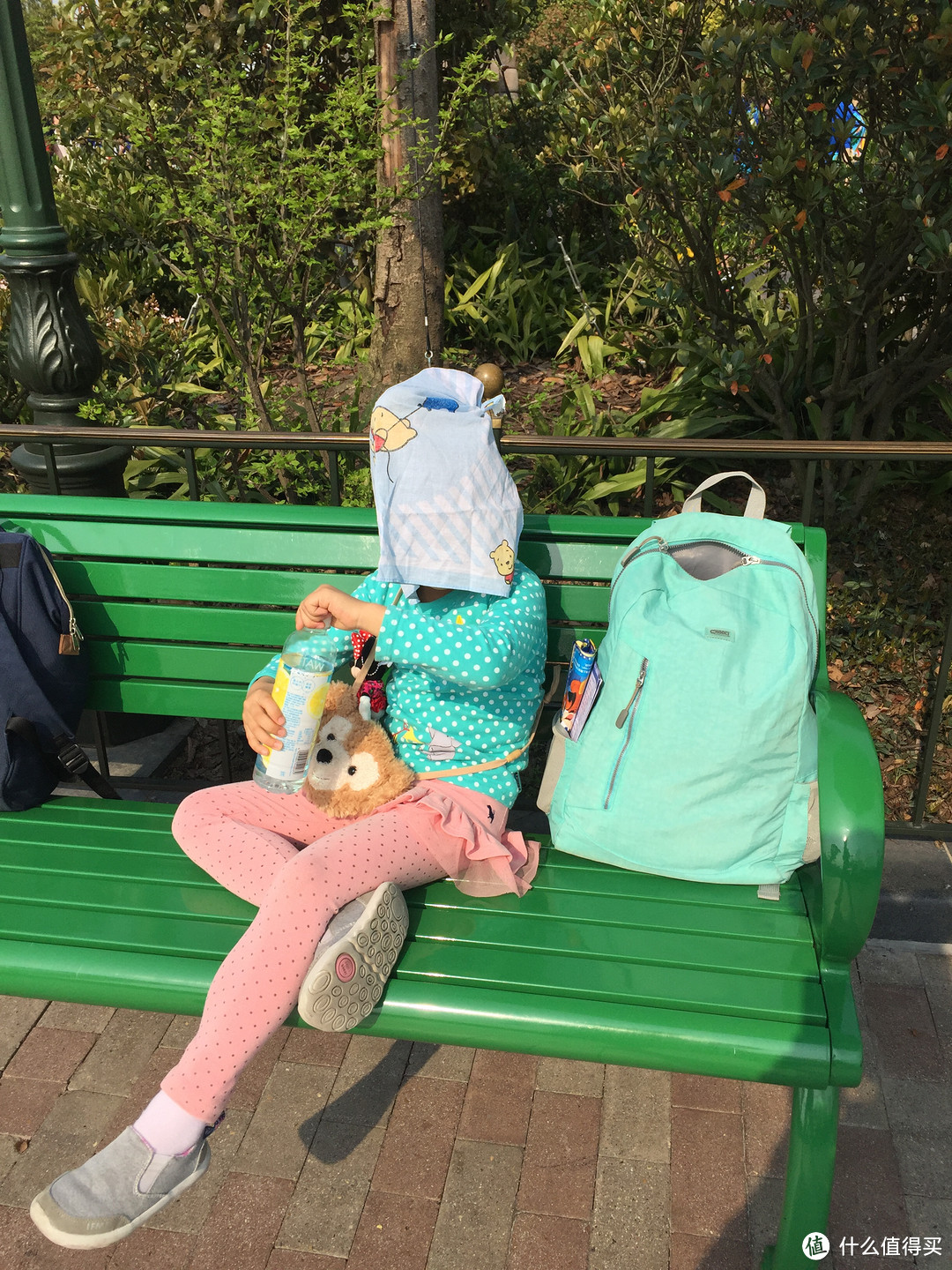 为出这篇背包收纳攻略，我带女儿去了6趟上海迪士尼