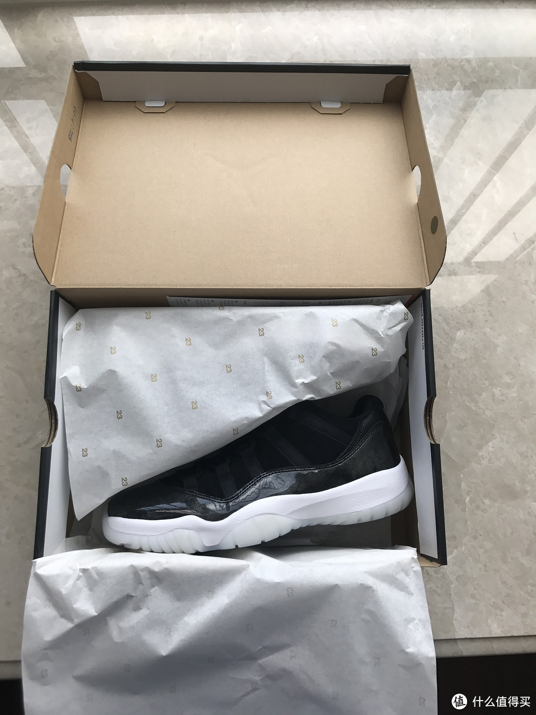 期待已久的低帮“大魔王” Air Jordan 11 Low “Barons”