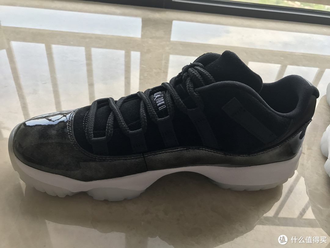 期待已久的低帮“大魔王” Air Jordan 11 Low “Barons”