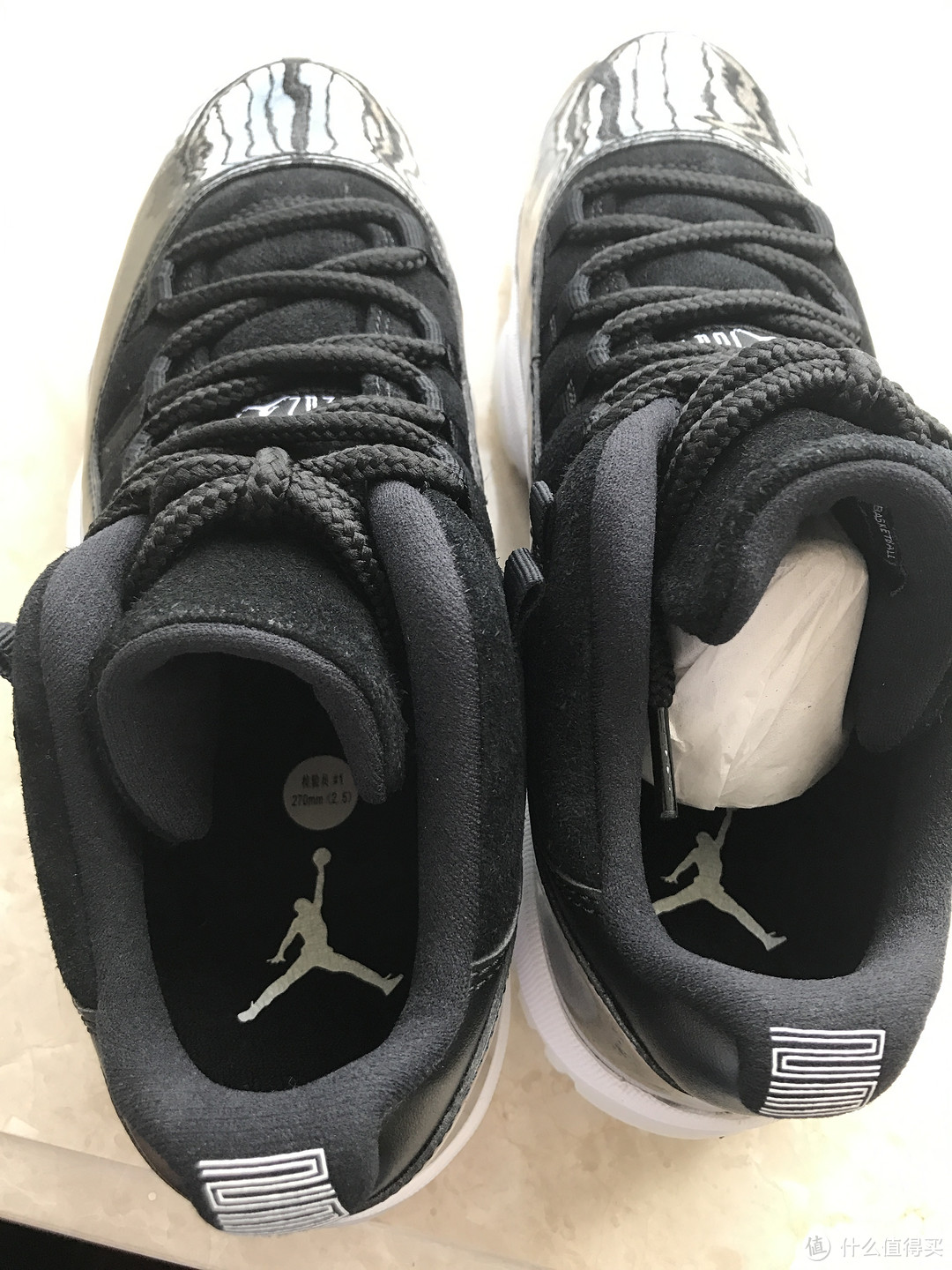 期待已久的低帮“大魔王” Air Jordan 11 Low “Barons”