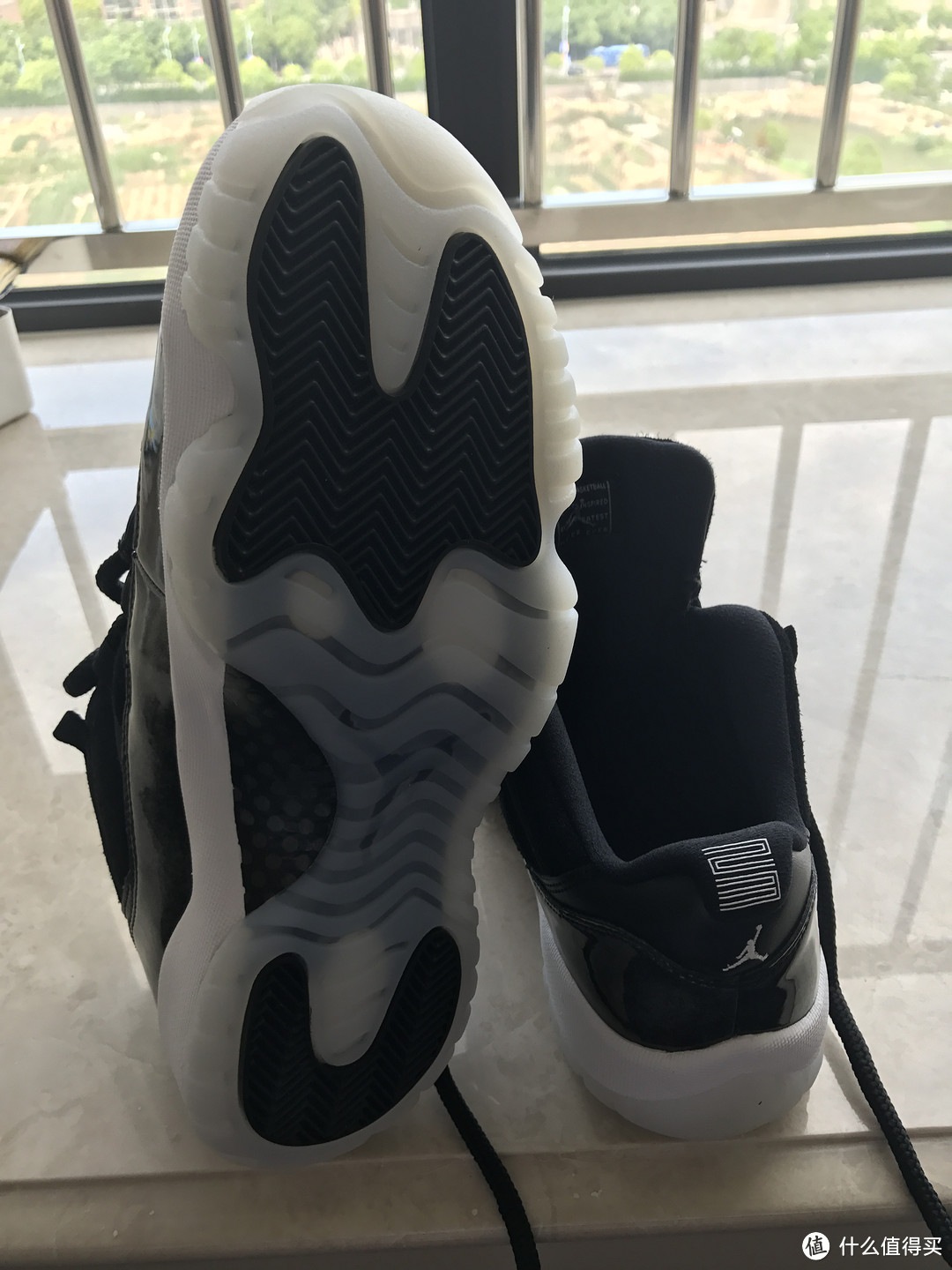 期待已久的低帮“大魔王” Air Jordan 11 Low “Barons”