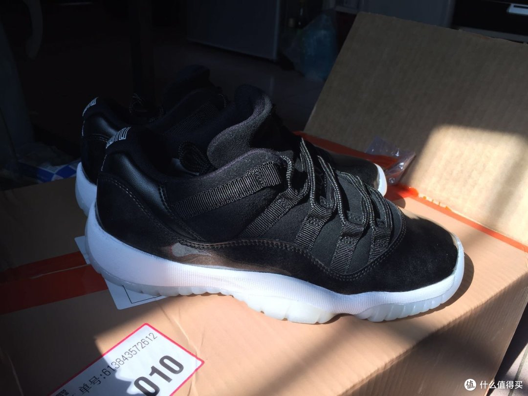 送给老婆的礼物：Air Jordan 11 Low “Barons” GS版