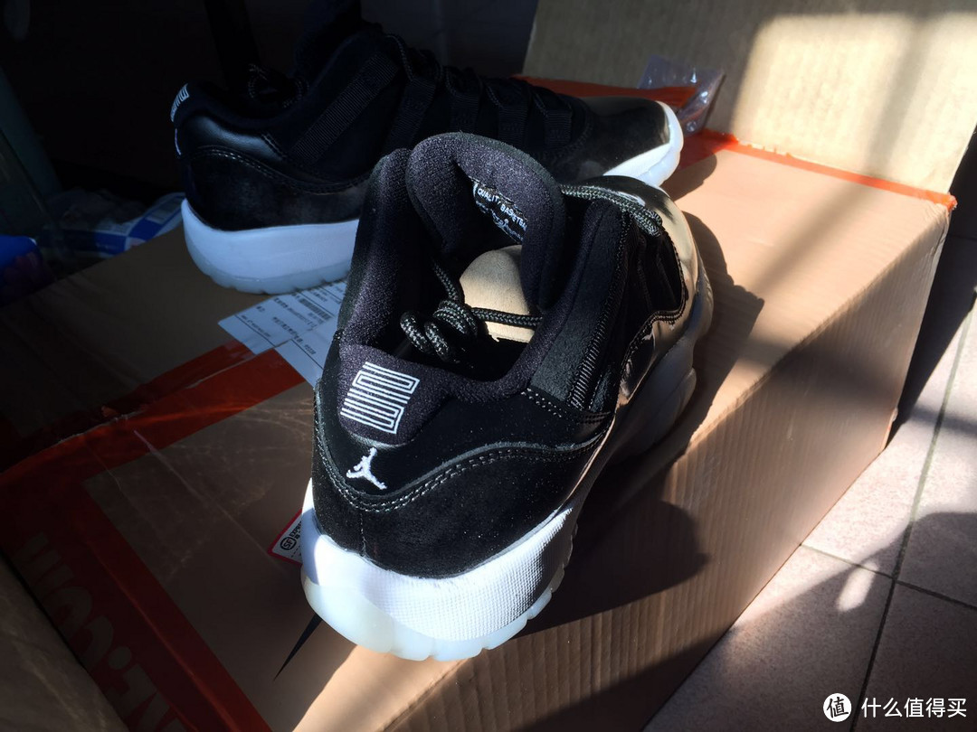 送给老婆的礼物：Air Jordan 11 Low “Barons” GS版