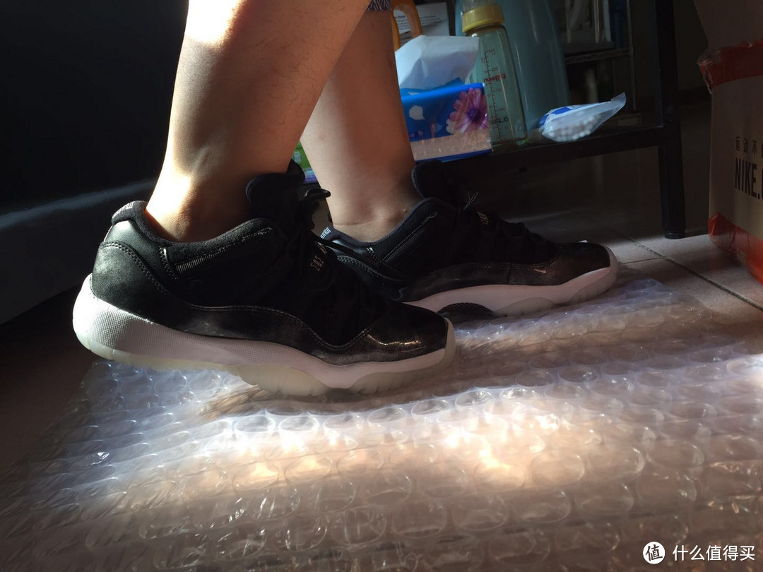 送给老婆的礼物：Air Jordan 11 Low “Barons” GS版