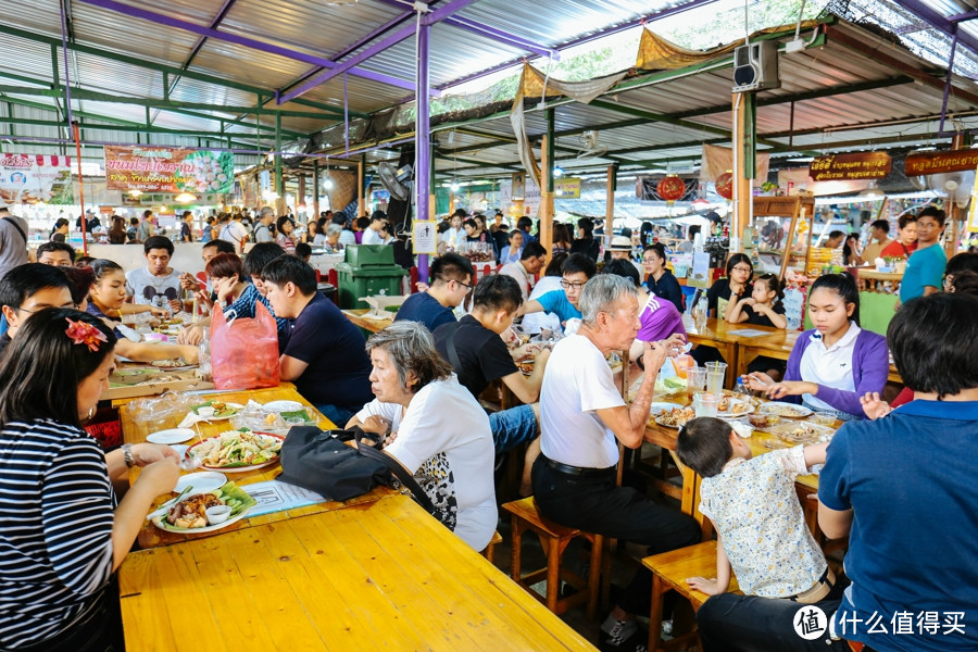 99%的游客都不知道的泰国水上市场！美食多，游客少，就隐藏在曼谷