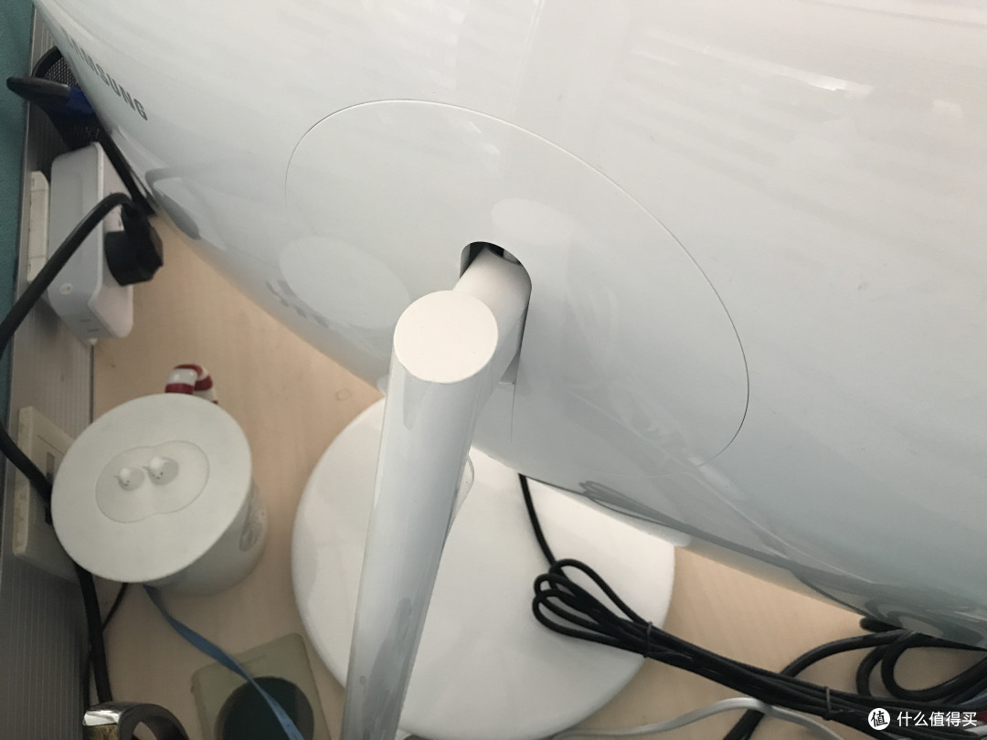 SAMSUNG 三星 C27H711Q 曲面显示器 开箱
