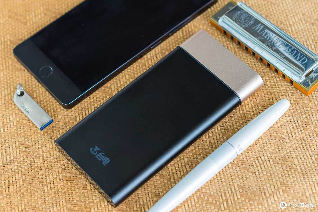 Teclast 台电 T100UC-G（10000mAh/QC3.0）双向快充移动电源简评