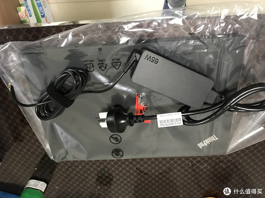 ThinkPad X1 Carbon 2017 14英寸轻薄笔记本 开箱评测：用不坏的TP，没有创新的联想