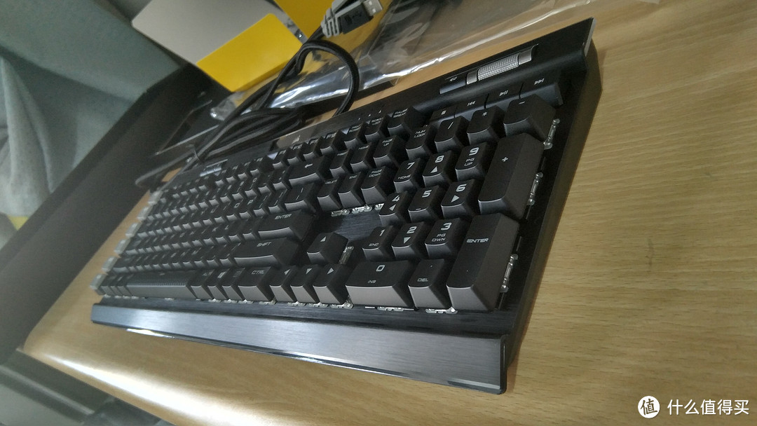 贼船光污染新旗舰：美商海盗船 K95 RGB PLATINUM 茶轴机械键盘 开箱！