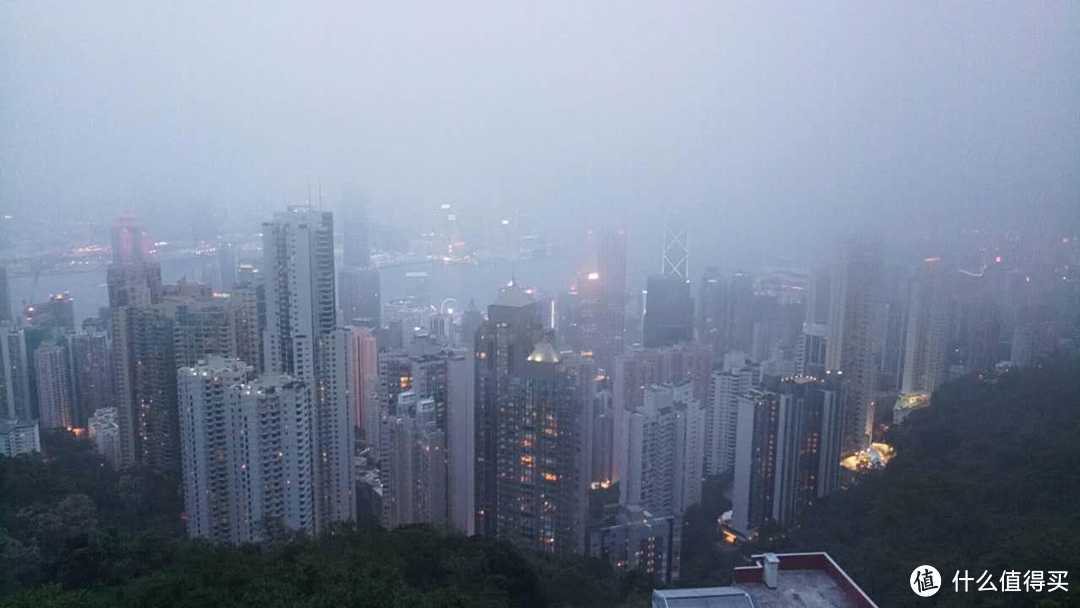 香港，拿快递，米其林餐厅，徒步太平山，我要开始造句了。