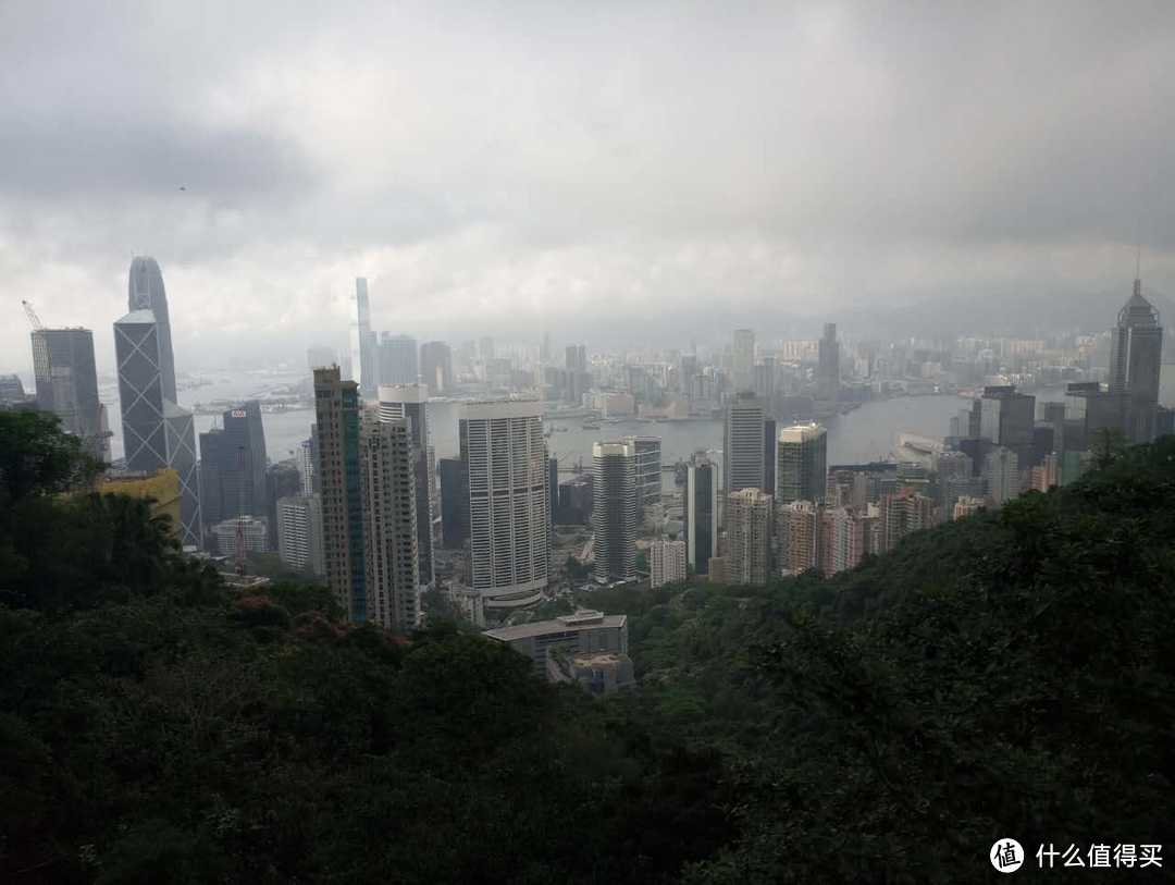 香港，拿快递，米其林餐厅，徒步太平山，我要开始造句了。