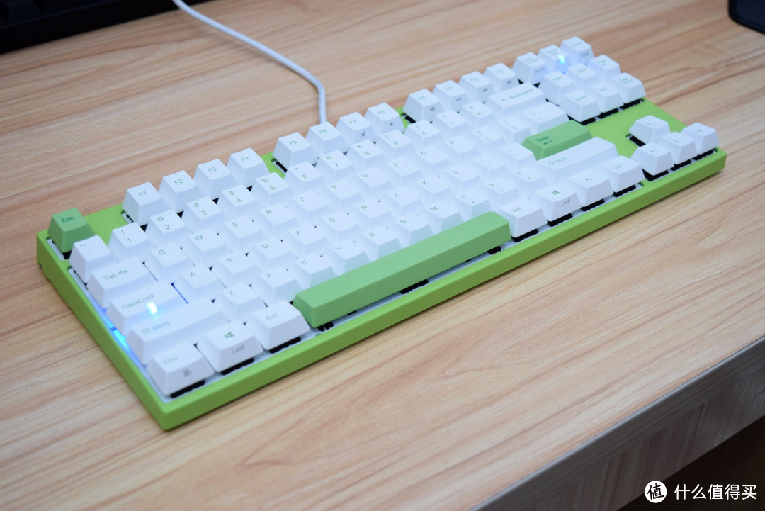 墨守成规与追随潮流：Varmilo 阿米洛 VA87M 草木绿1 机械键盘